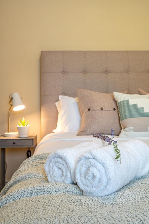 Modern Home, Four Bedrooms, King Beds 티가드 외부 사진