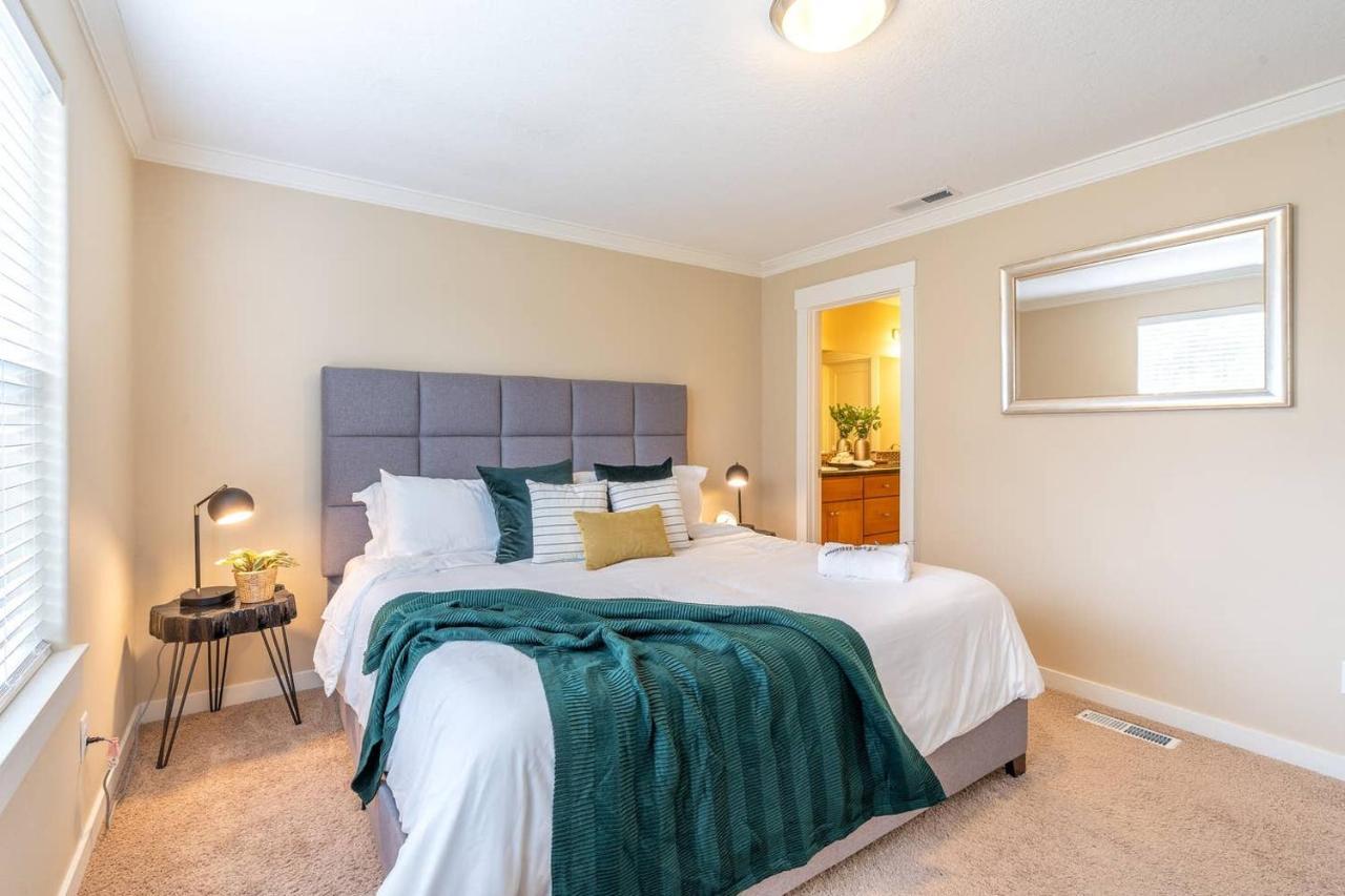 Modern Home, Four Bedrooms, King Beds 티가드 외부 사진