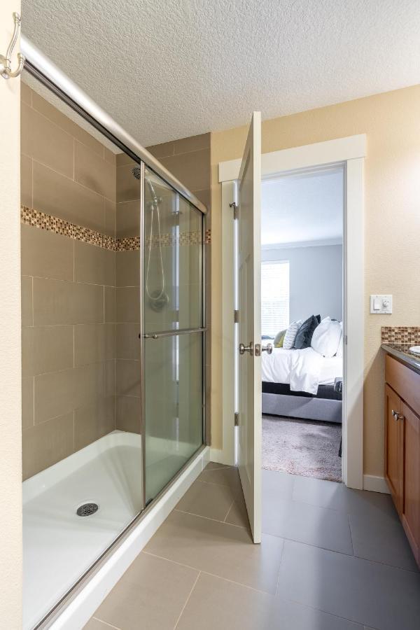 Modern Home, Four Bedrooms, King Beds 티가드 외부 사진